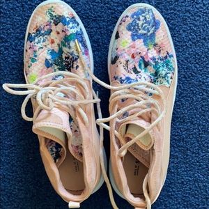 Call it Spring sneakers